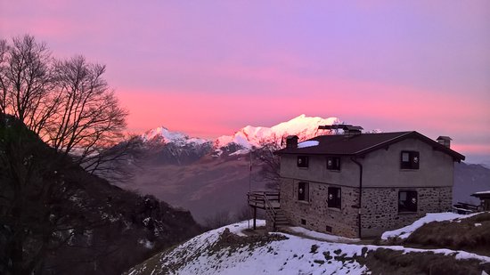 Rifugio Buzzoni al tramonto